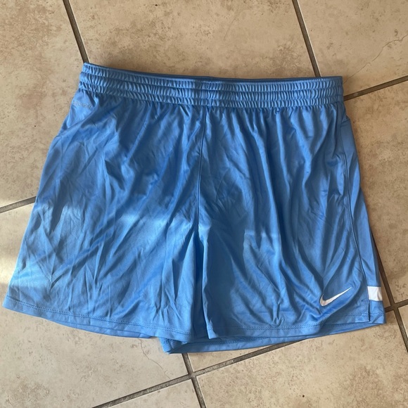 NWT Women’s Nike Workout Shorts - Picture 2 of 5